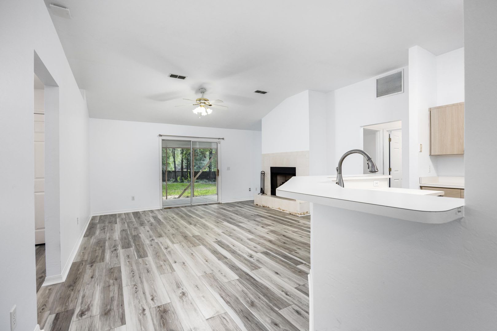 Nicely Remodeled Home In Hickory Forest With Community Amenities – photo 5