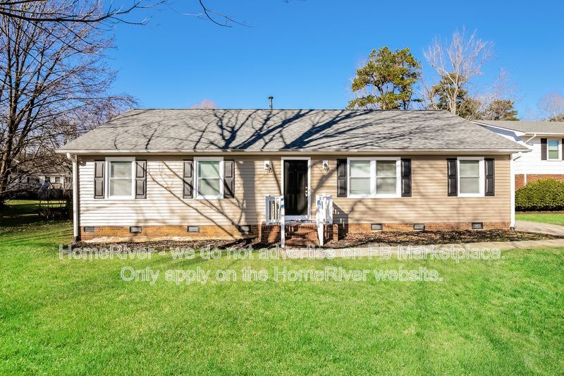 703 Woodlake Dr – photo 1