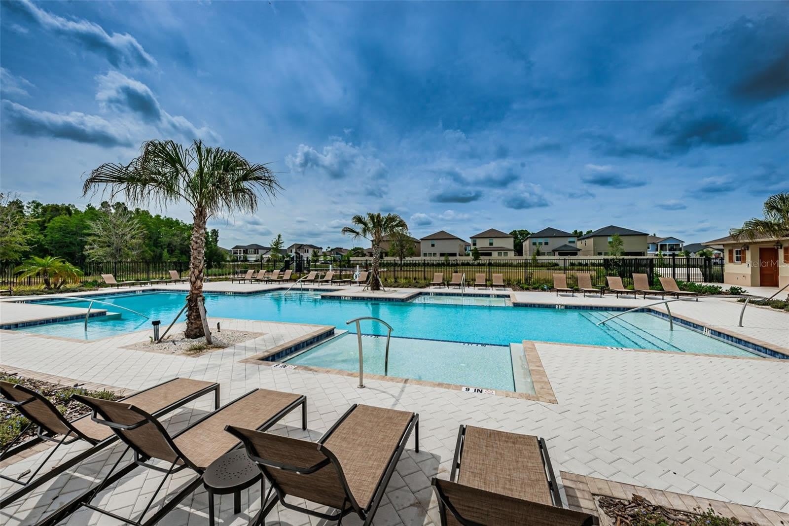 8327 Crescent Oaks Drive – photo 3