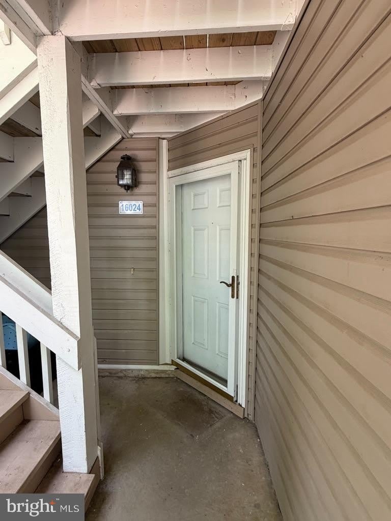 16024 BEACON HILL DR – photo 2
