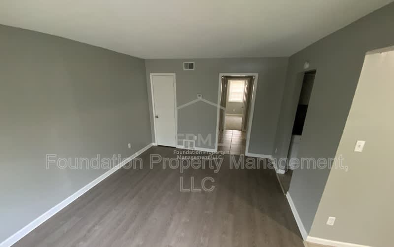 2961 Grenadier Cove – photo 4