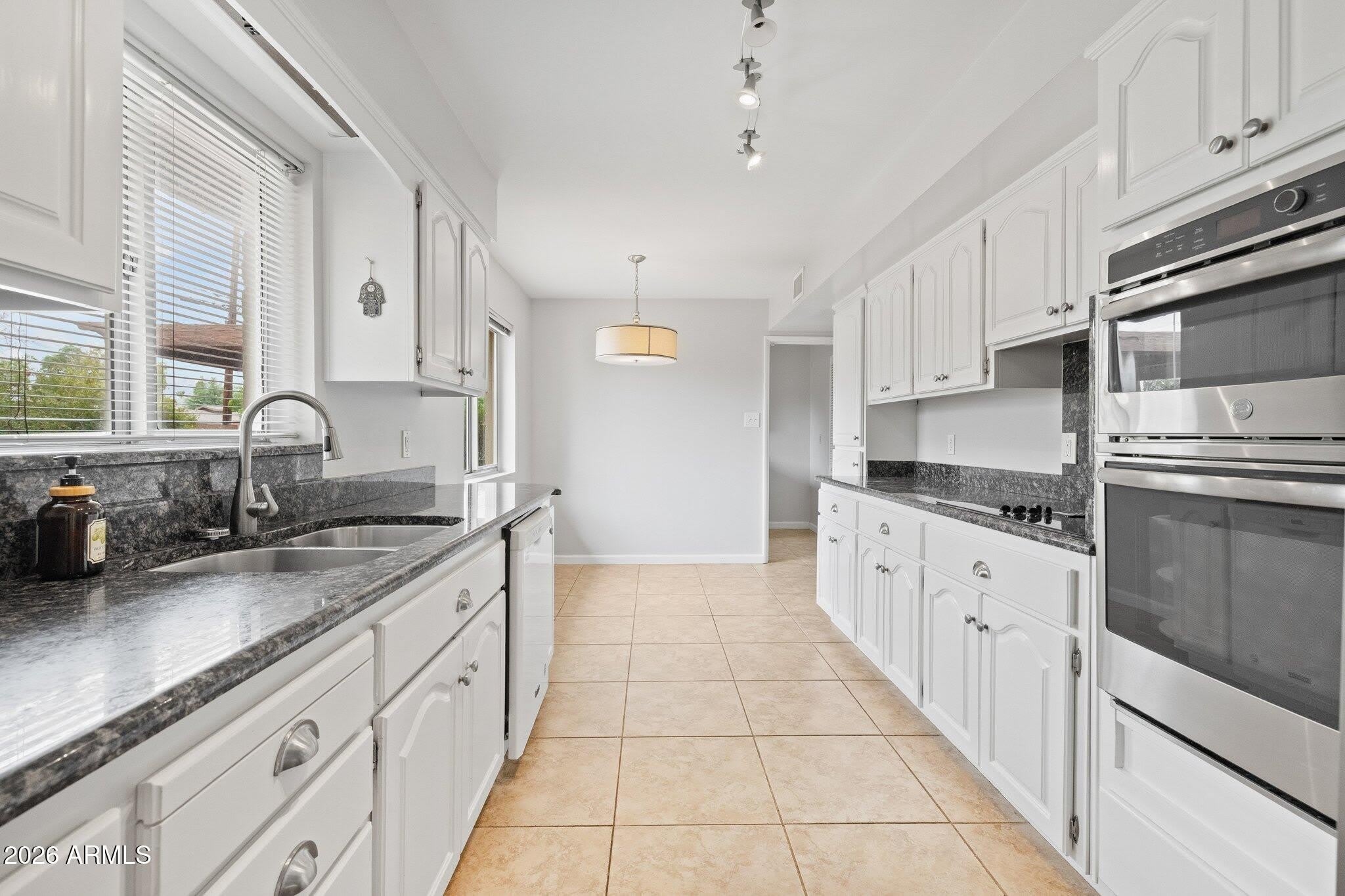 4909 E FLOWER Street – photo 2