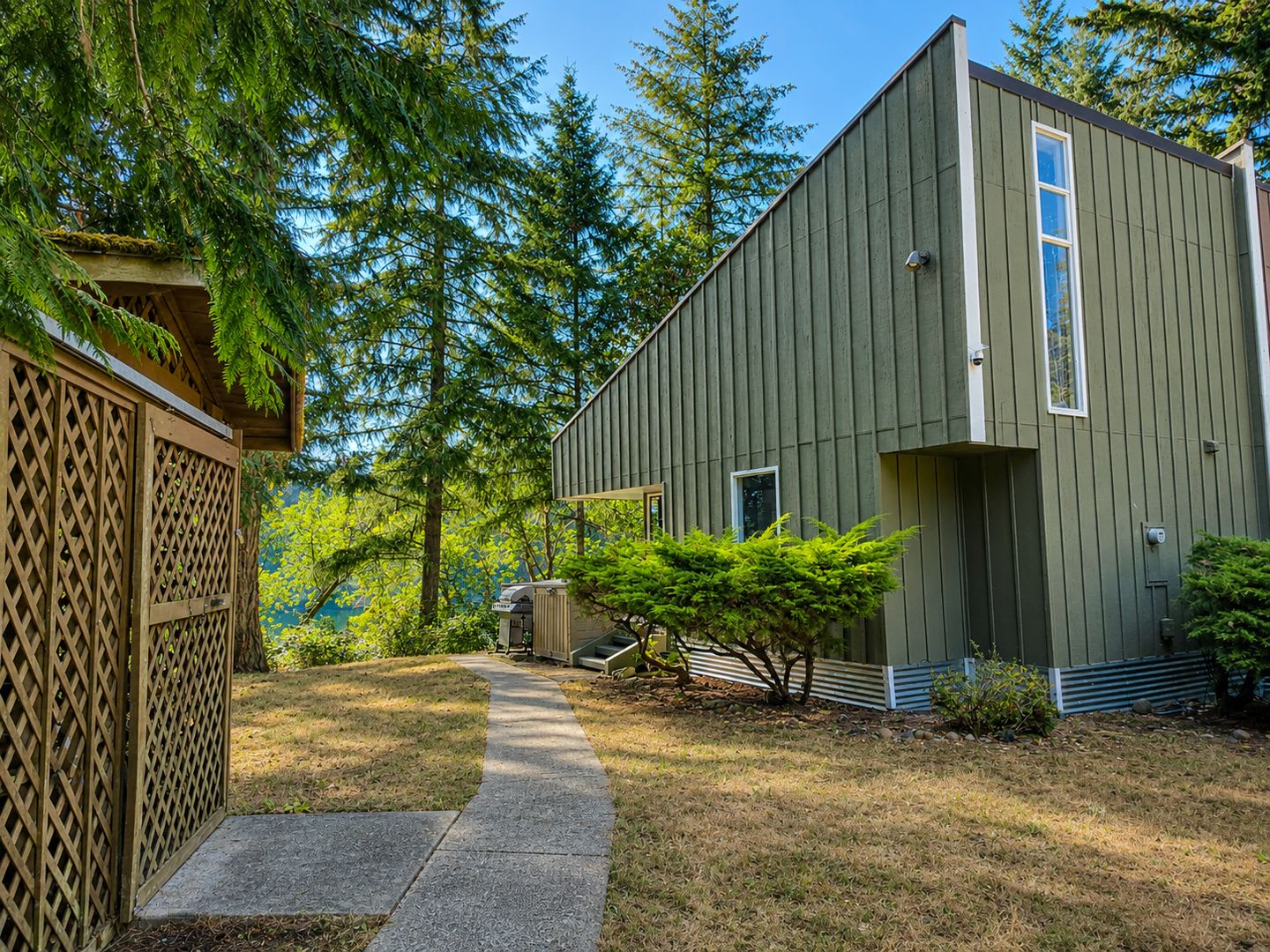 Renovated Clearwood Townhome with Lake Views – photo 3