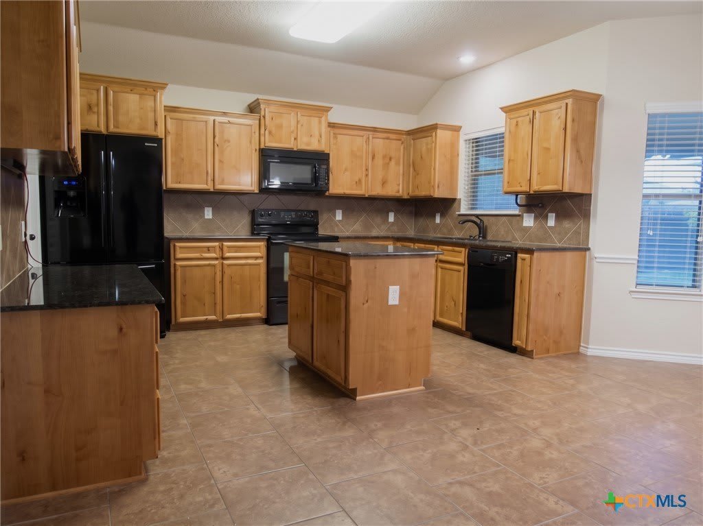 1904 Mike Drive – photo 3