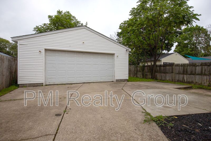 3422 W 52 St – photo 3