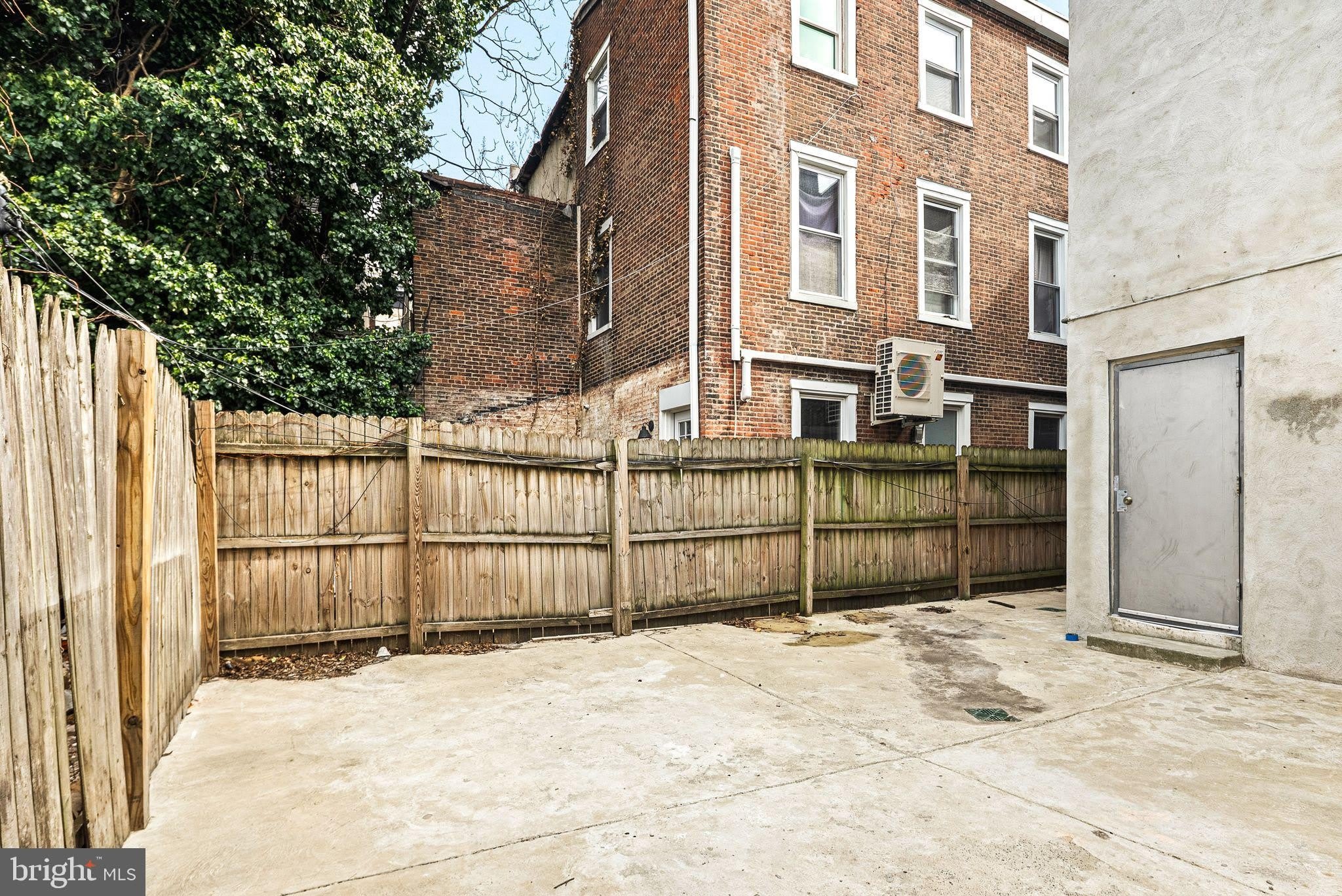 709 W GIRARD Avenue – photo 3