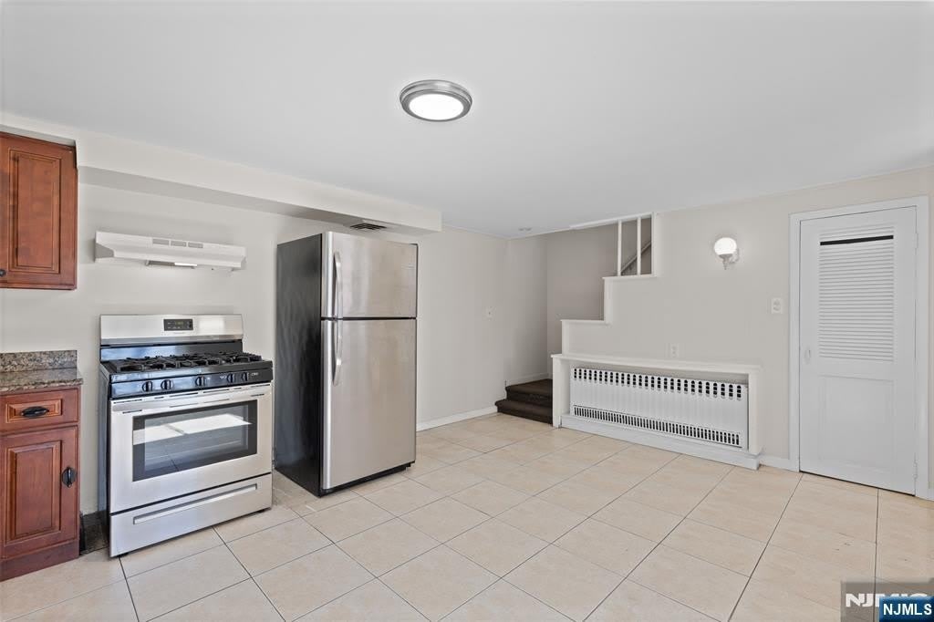 154 Ames Street – photo 4