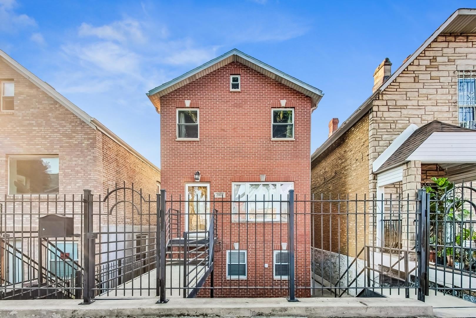 2002 W Coulter Street – photo 1