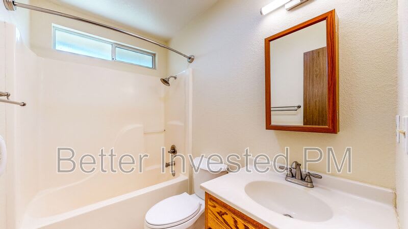 832 S Orchard Ave – photo 5