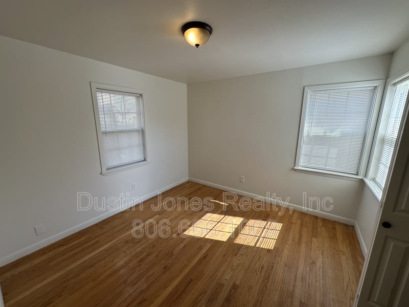 1516 37th St – photo 2