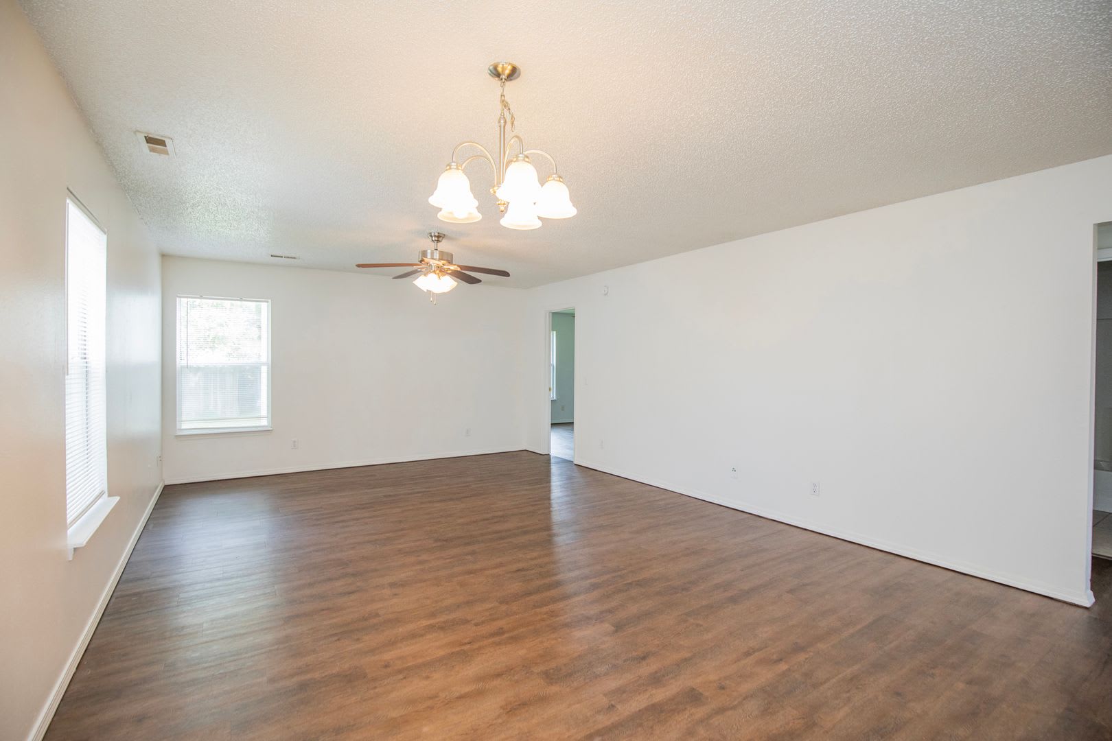 ***2509 Parkcrest*** – photo 4