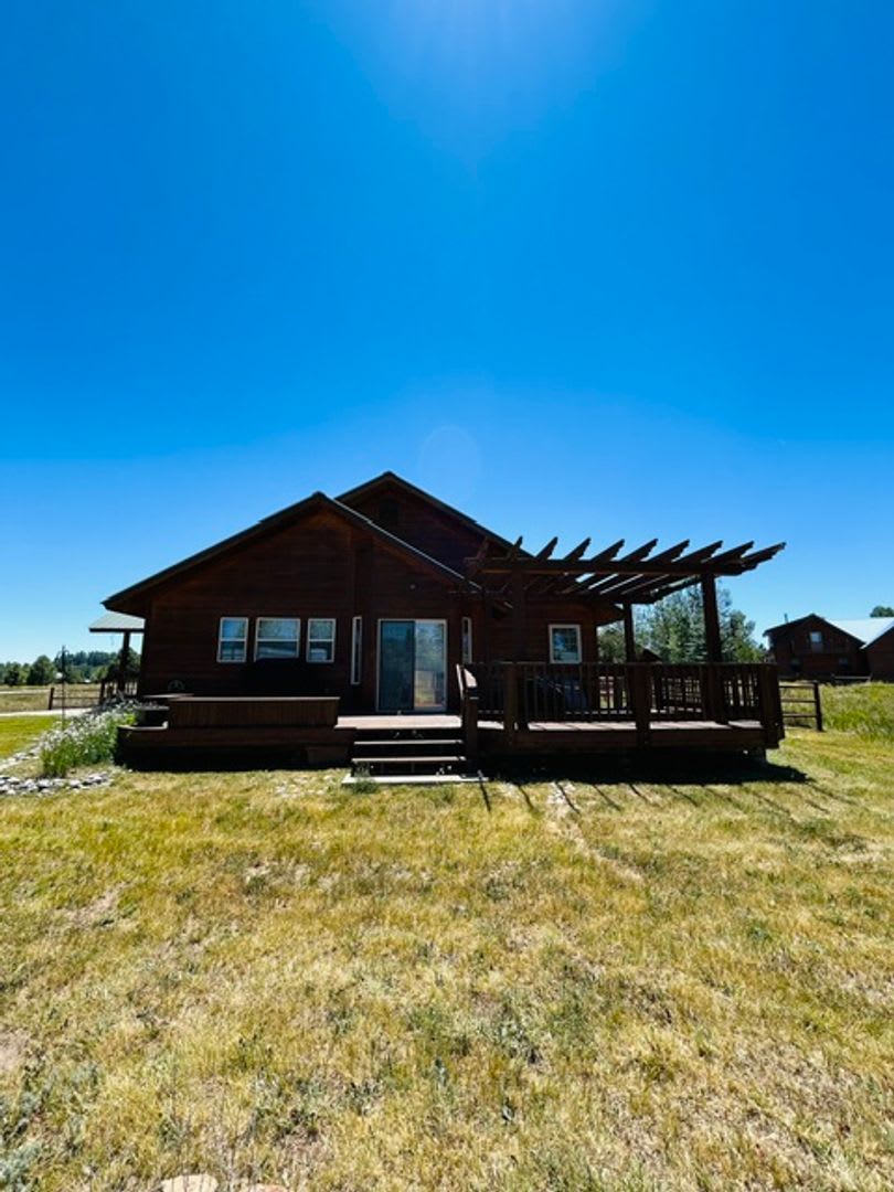 FOR RENT – Fully Furnished 3 Bedroom, 2 Bath Home with Mountain Views – photo 3