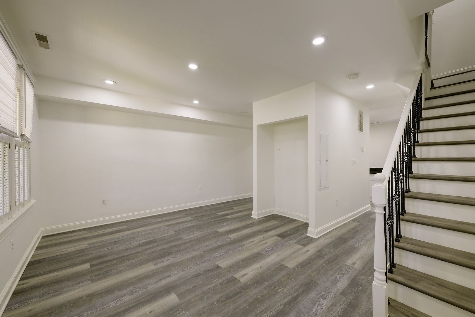 Charming & Renovated Petworth Rowhouse with Parking – photo 1