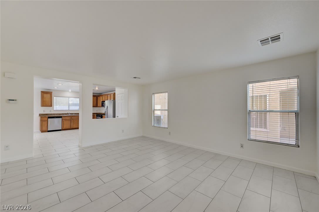 5672 Park City Avenue – photo 2