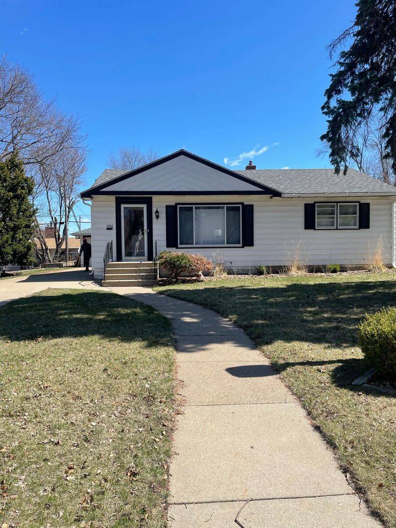 West St. Paul Home for Rent – photo 1