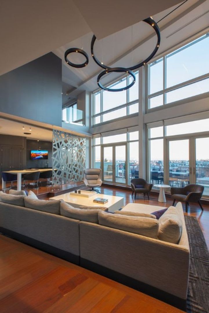Stunning Views from this Spectacular and Stylish Penthouse in heart of Adams Morgan with PARKING. – photo 2