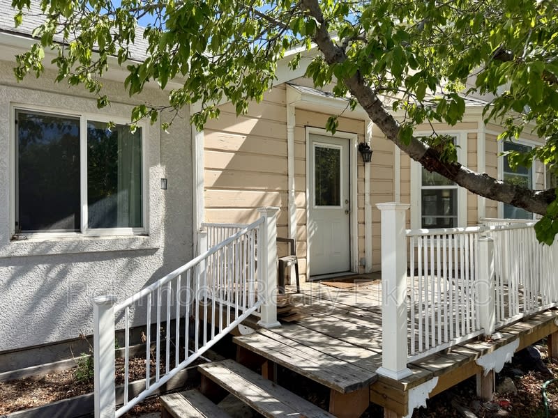 698 4th Street – photo 4