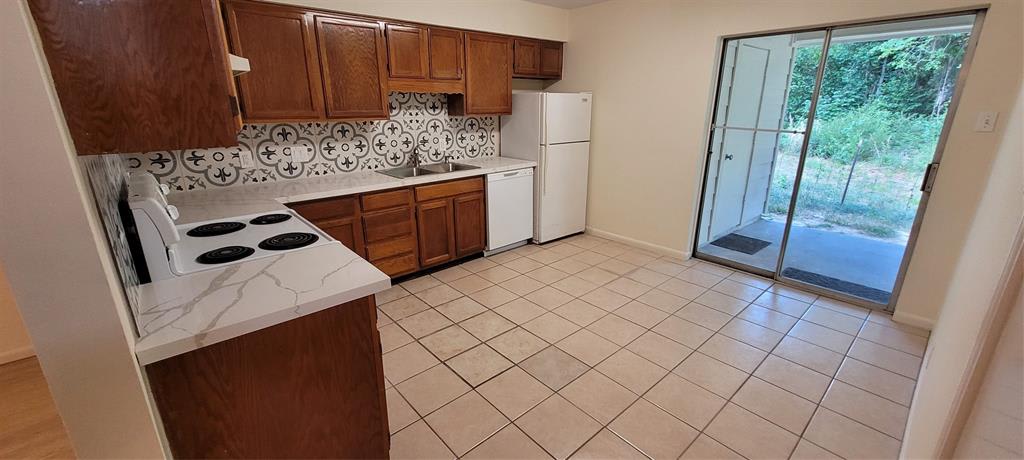 8 Westway Drive – photo 4
