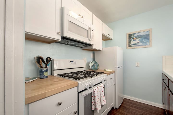 719 Whiting Court-1 – photo 2