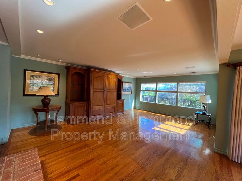 15451 Deerhorn Rd. – photo 4