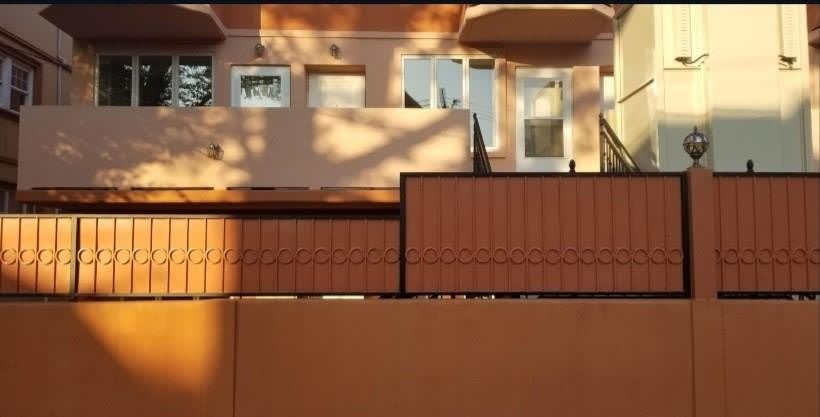 2733 East 27th Street – photo 1