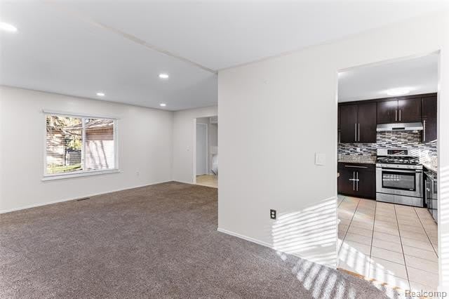 22582 WINFIELD RD – photo 3