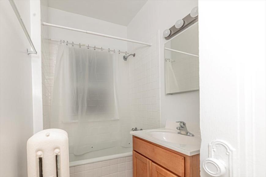 735 Hinman Avenue – photo 5