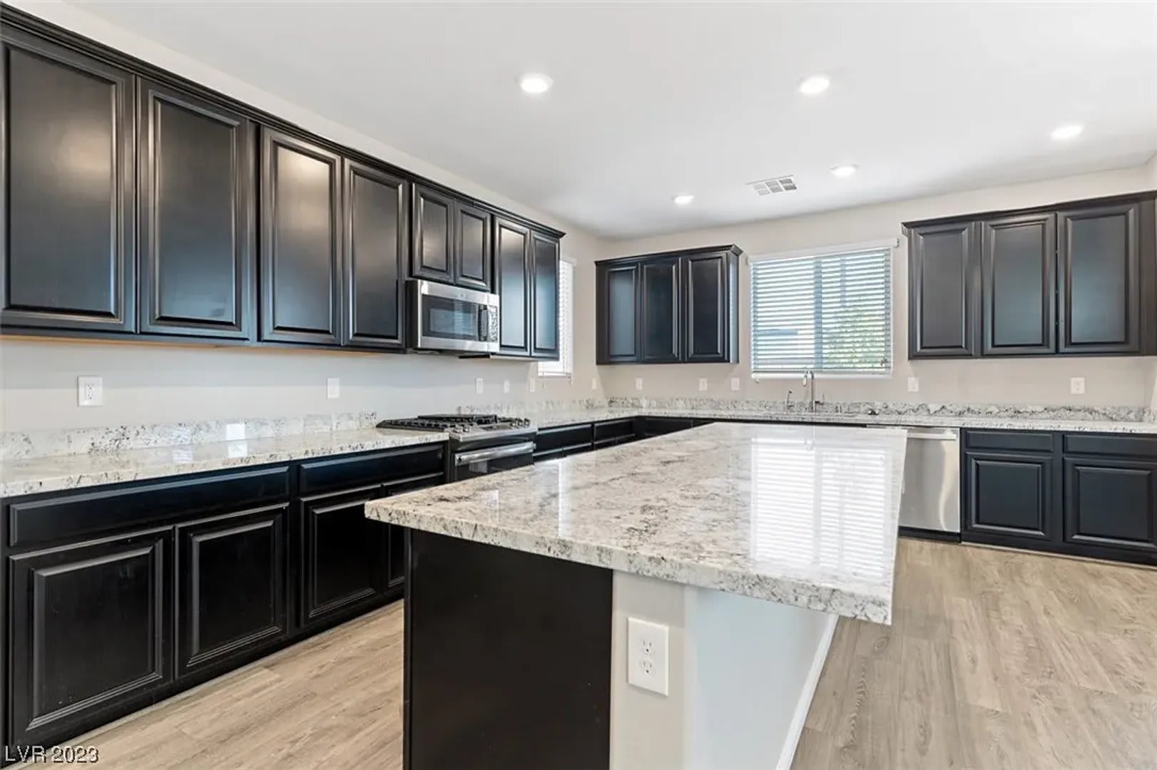 Modern 3Bed/3Bath/2Car Two story home located in North Las Vegas Home in Tule Springs – photo 4
