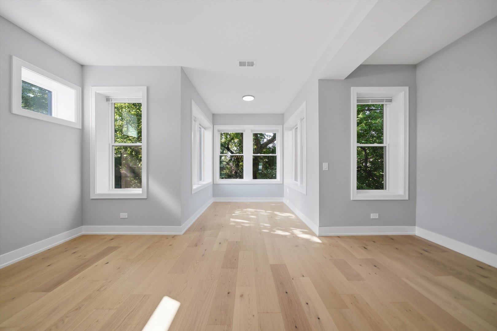 2442 W Wilson Avenue – photo 4