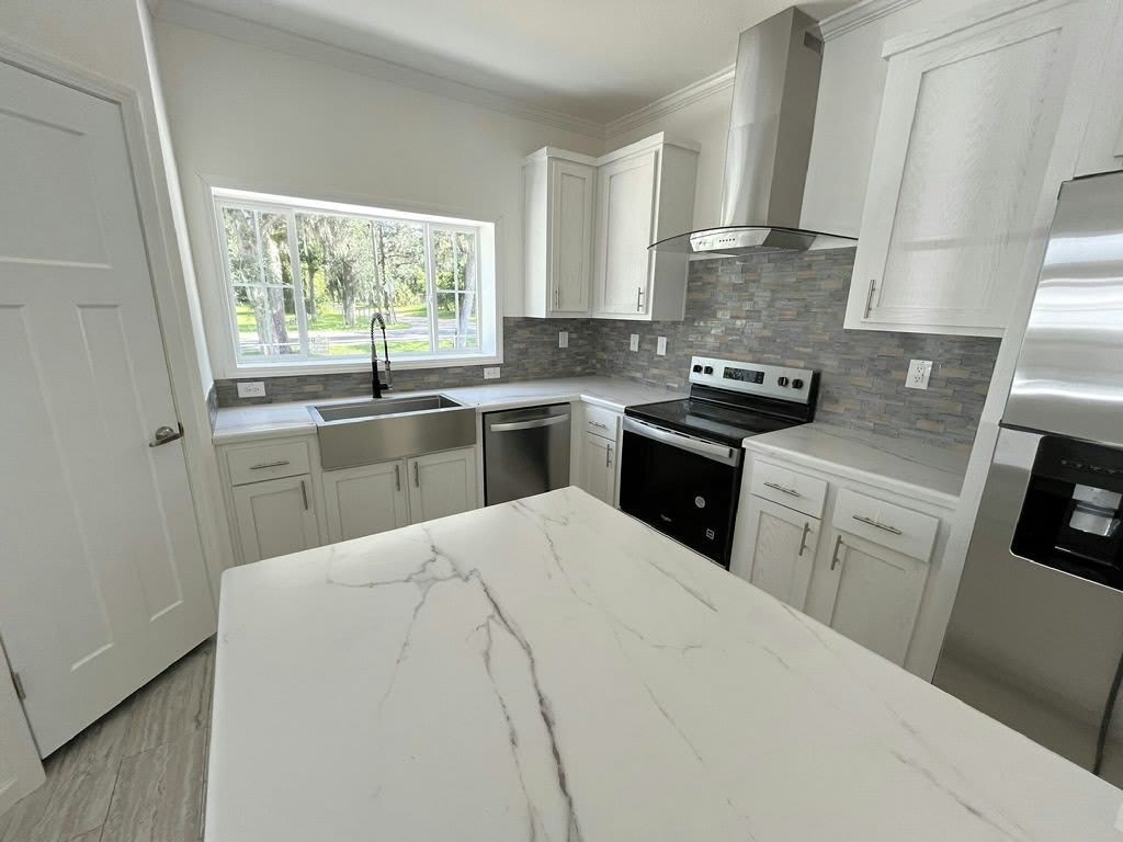 5644 Woodford St – photo 2