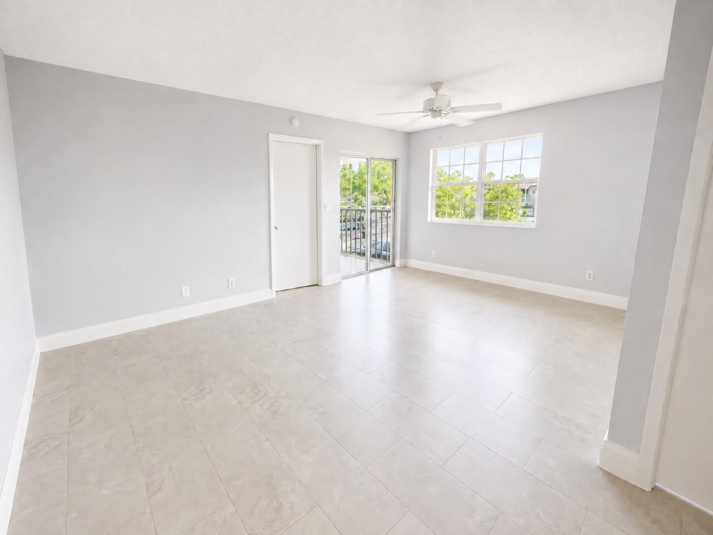 1560 SE ROYAL GREEN Circle – photo 5