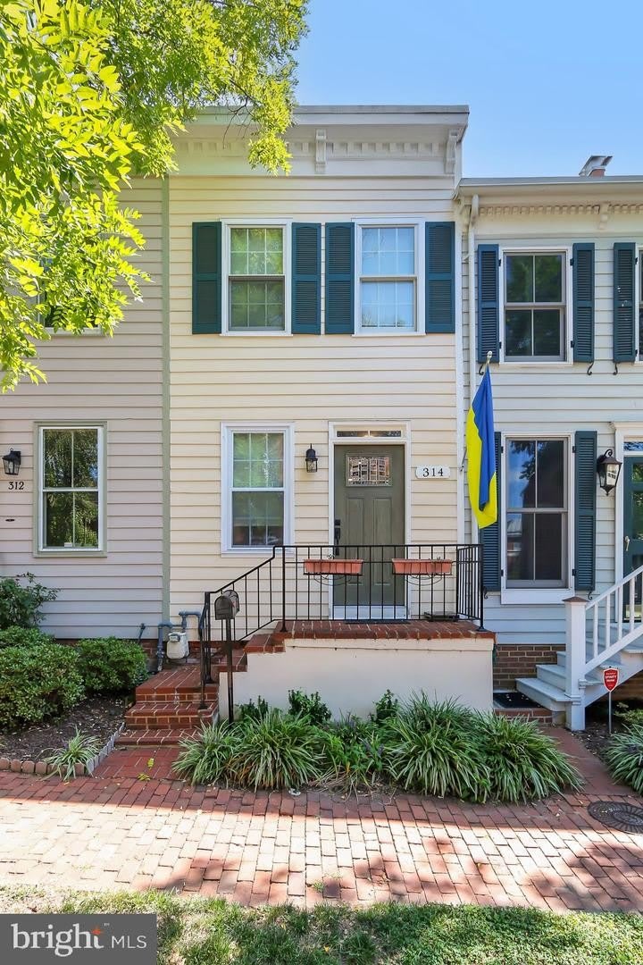 314 S ALFRED ST – photo 2