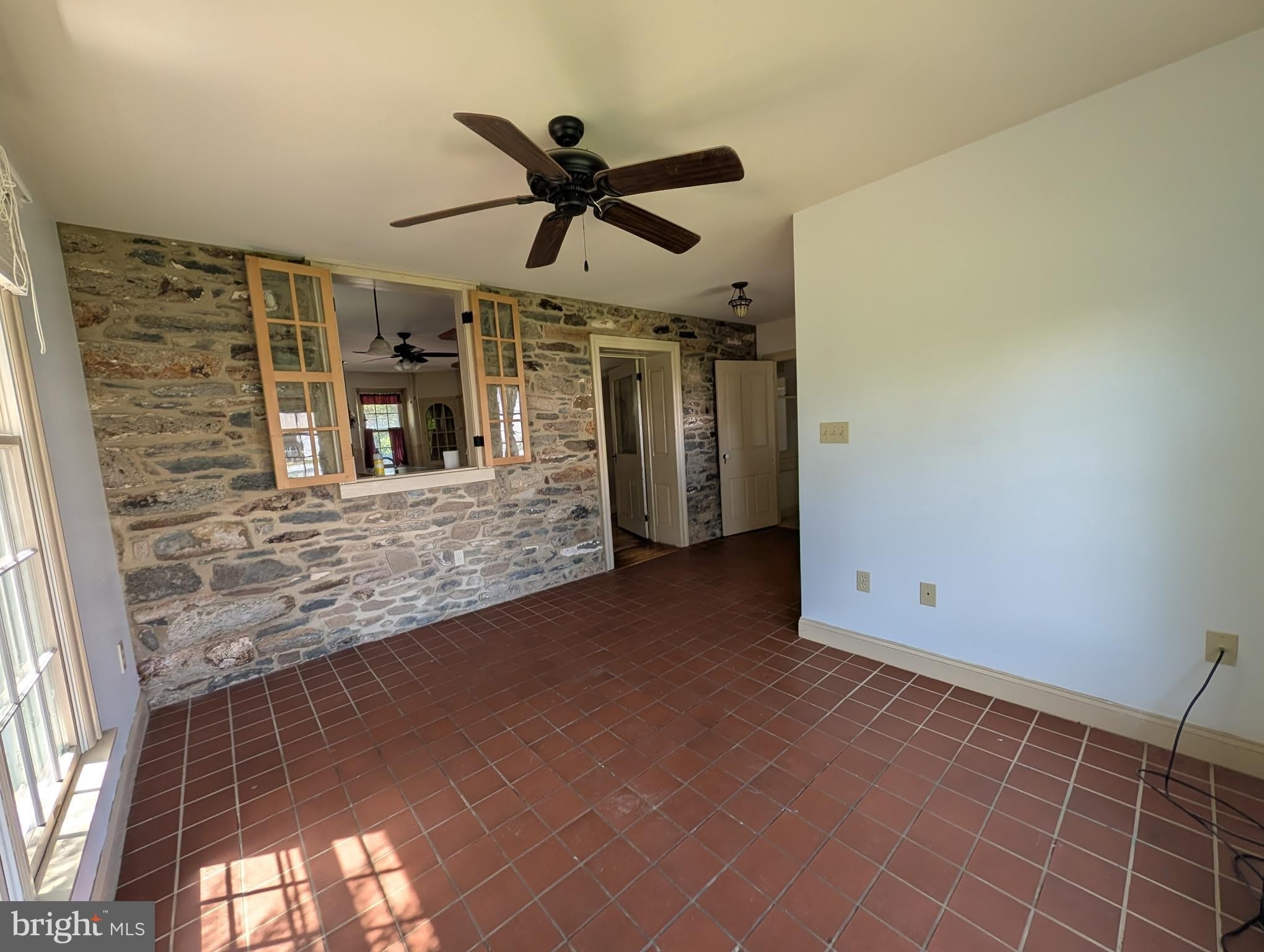 9411-9413 KINGS HWY S – photo 3