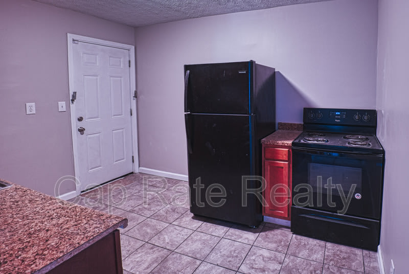 1143 Duxberry Ave – photo 5