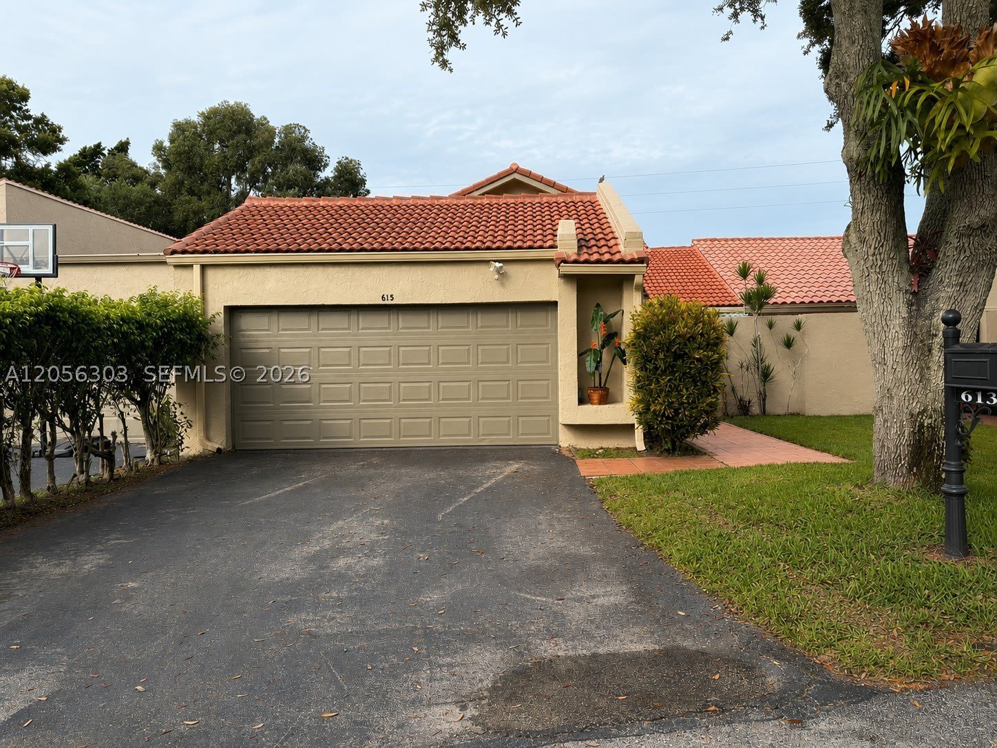 613 Patio Village Way – photo 2