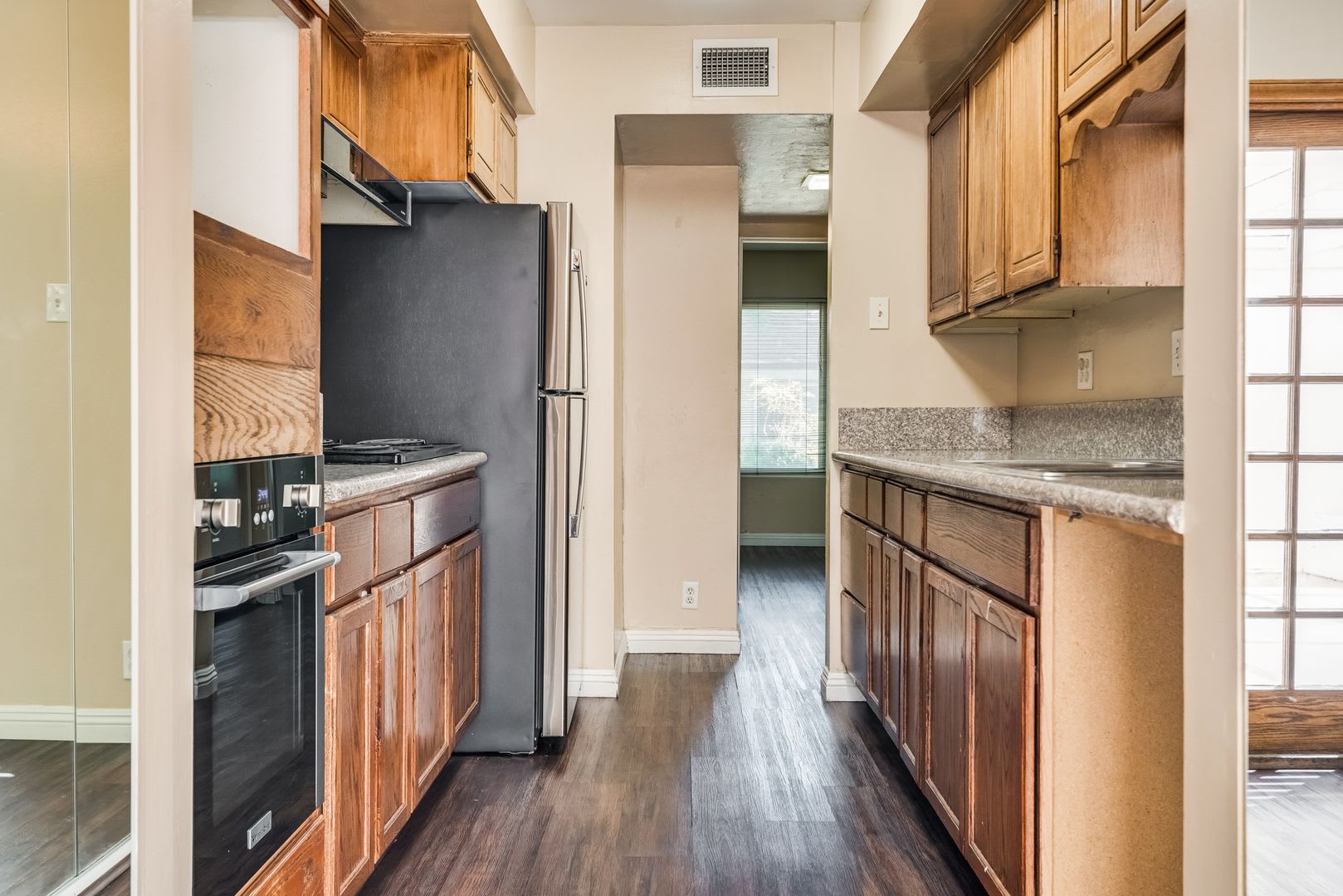 Townhome featuring a vintage floor plan – photo 5