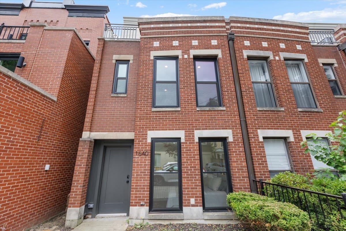 1640 N Bissell Street – photo 1