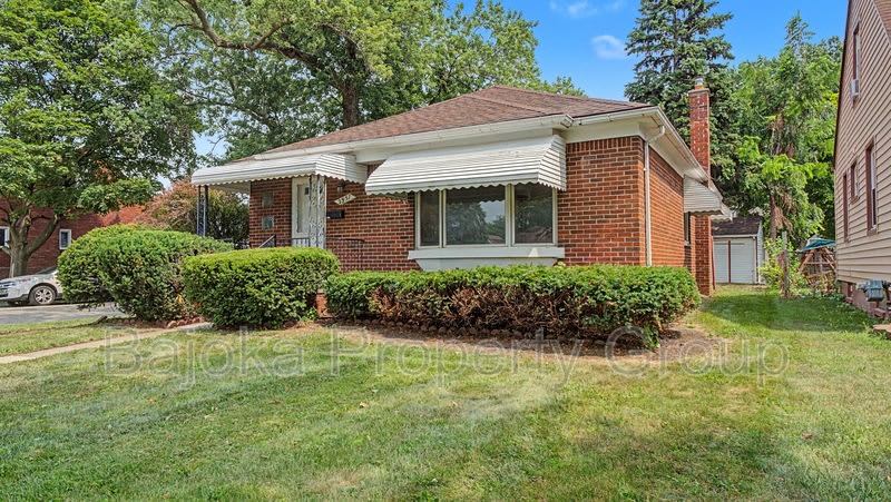 2957 Fort Park Boulevard – photo 3
