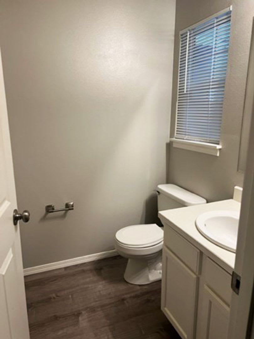 500 Off First Month S Rent Fully Renovated Renton Highlands 3 Bedroom 2 5 Bath 1234Asf Townhome – photo 3
