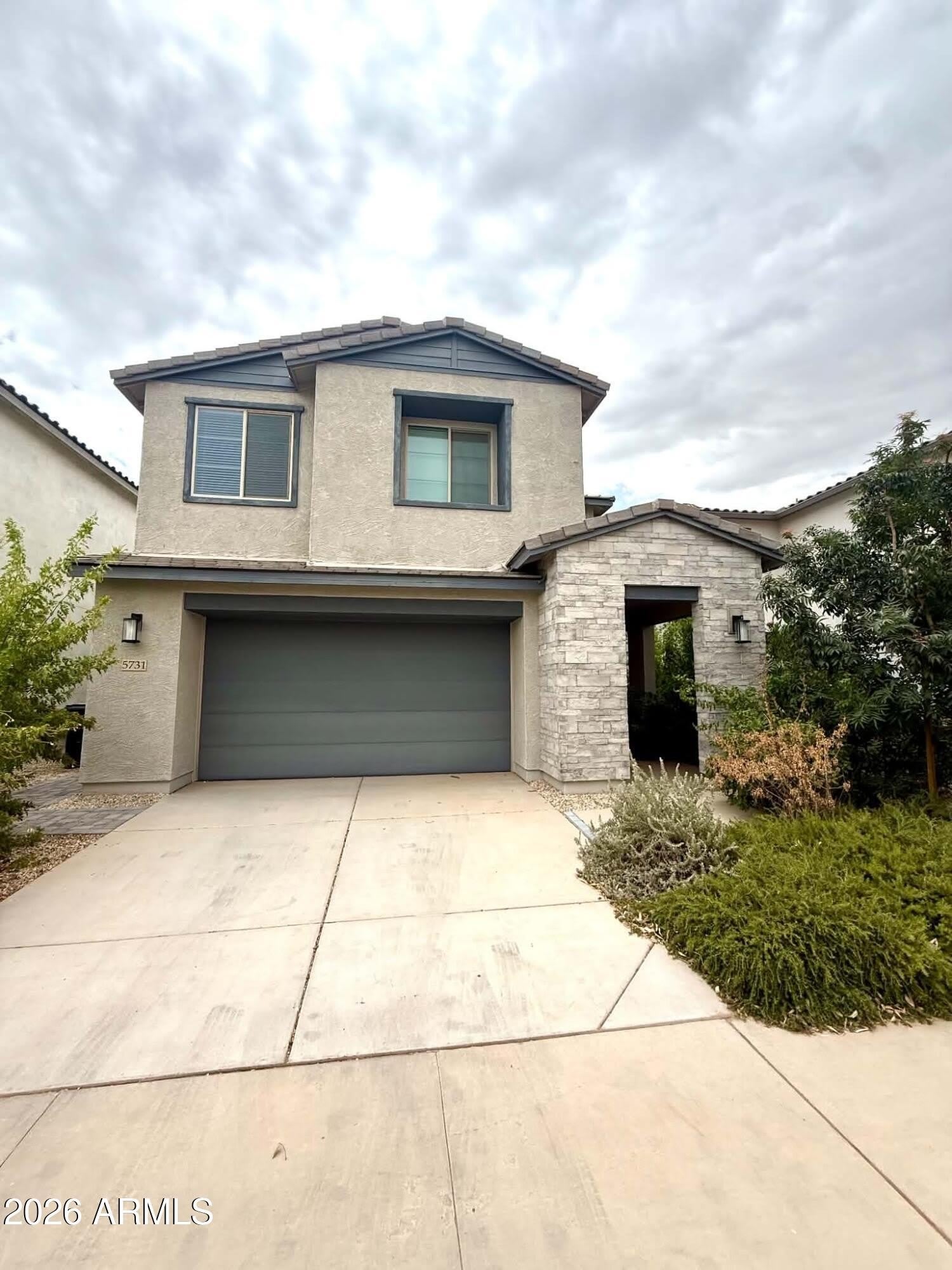 5731 S LABELLE Avenue – photo 1