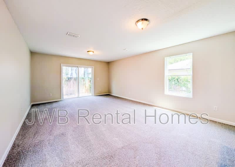 8813 Cocoa Ave – photo 4