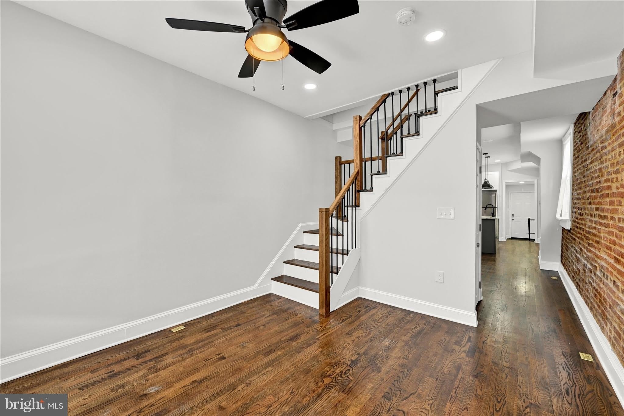 2 W BARNEY Street – photo 4