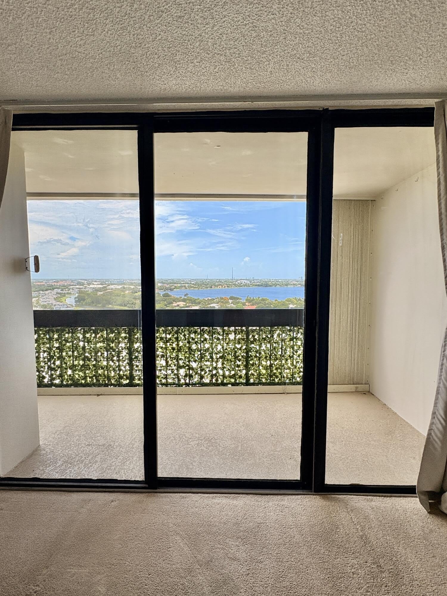 2400 Presidential Way – photo 1