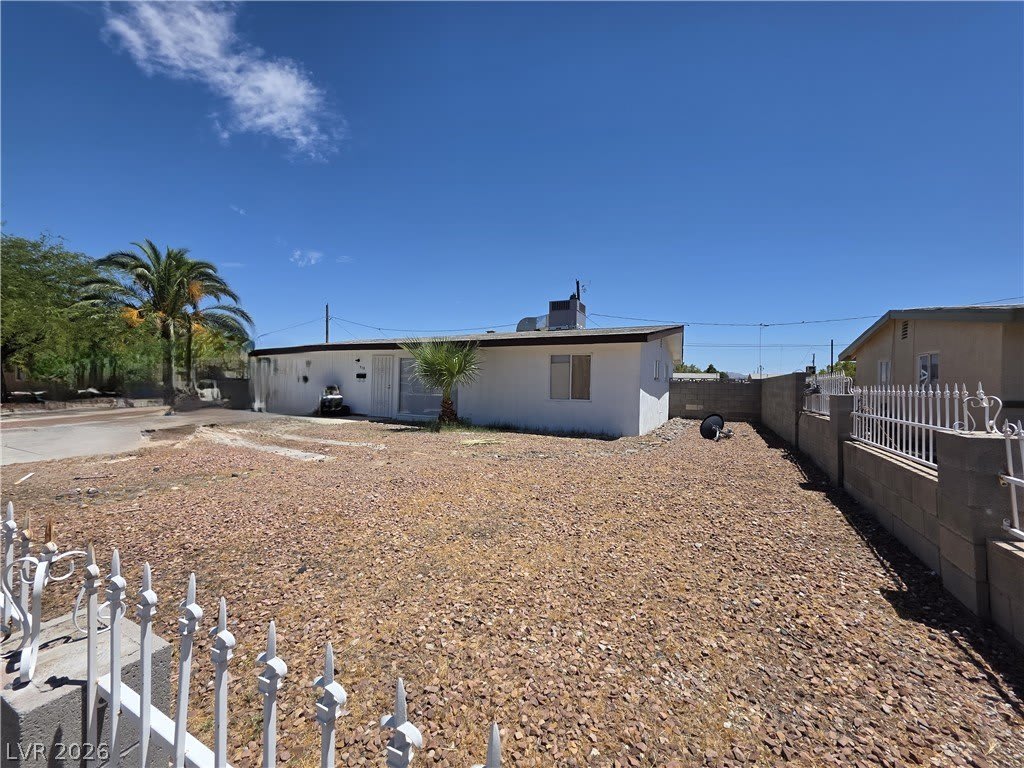 910 Magnolia Avenue – photo 1