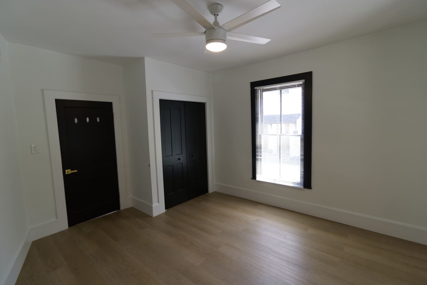 Beautifully Renovated 2-Bedroom Apartment in Duck Pond – photo 4