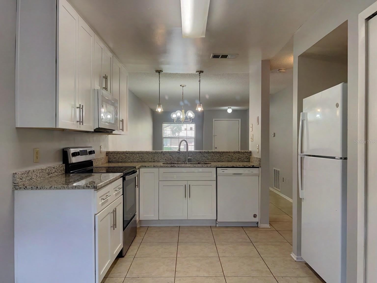 1421 SOPHIE Boulevard – photo 5