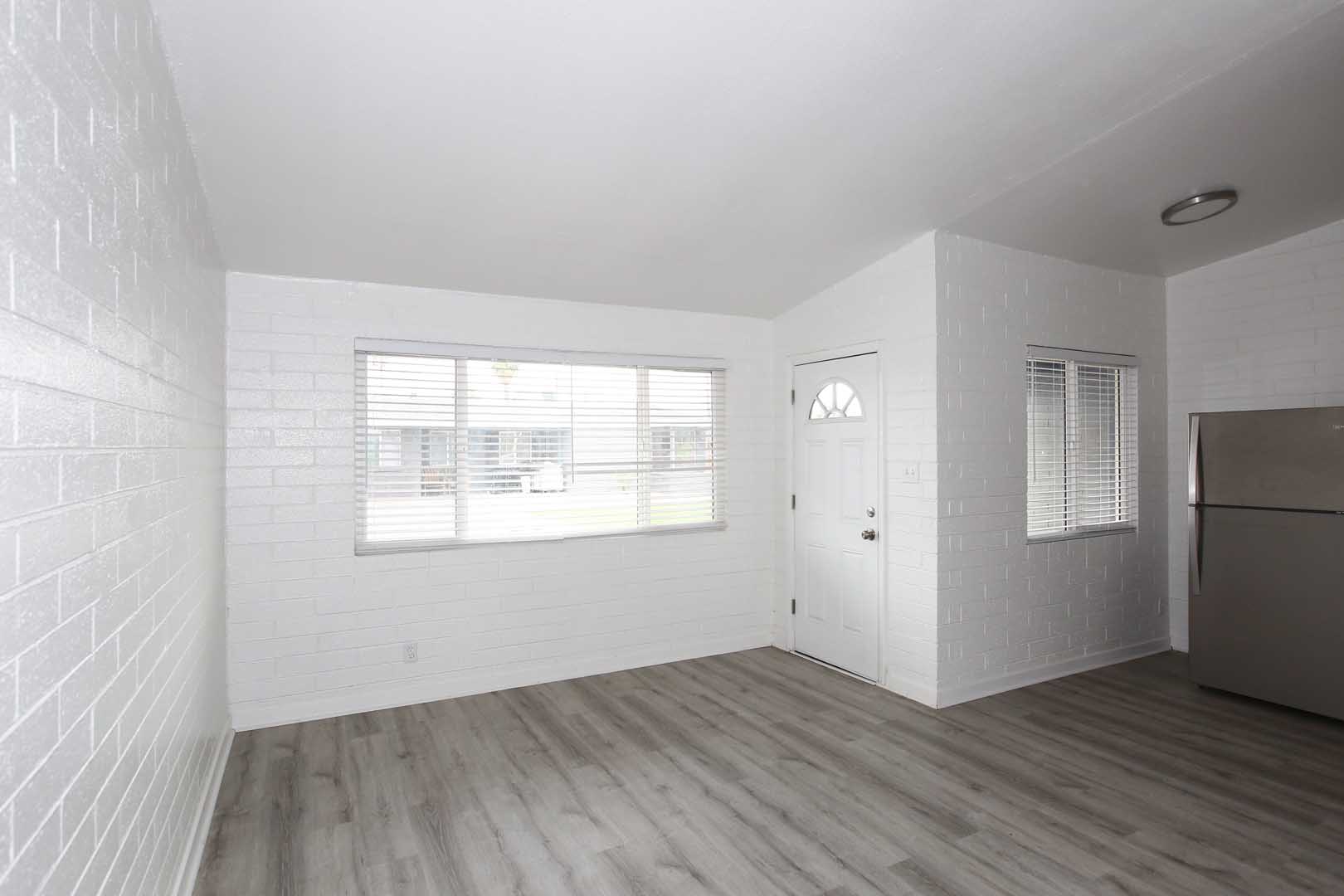 4409 North 23rd Avenue – photo 2
