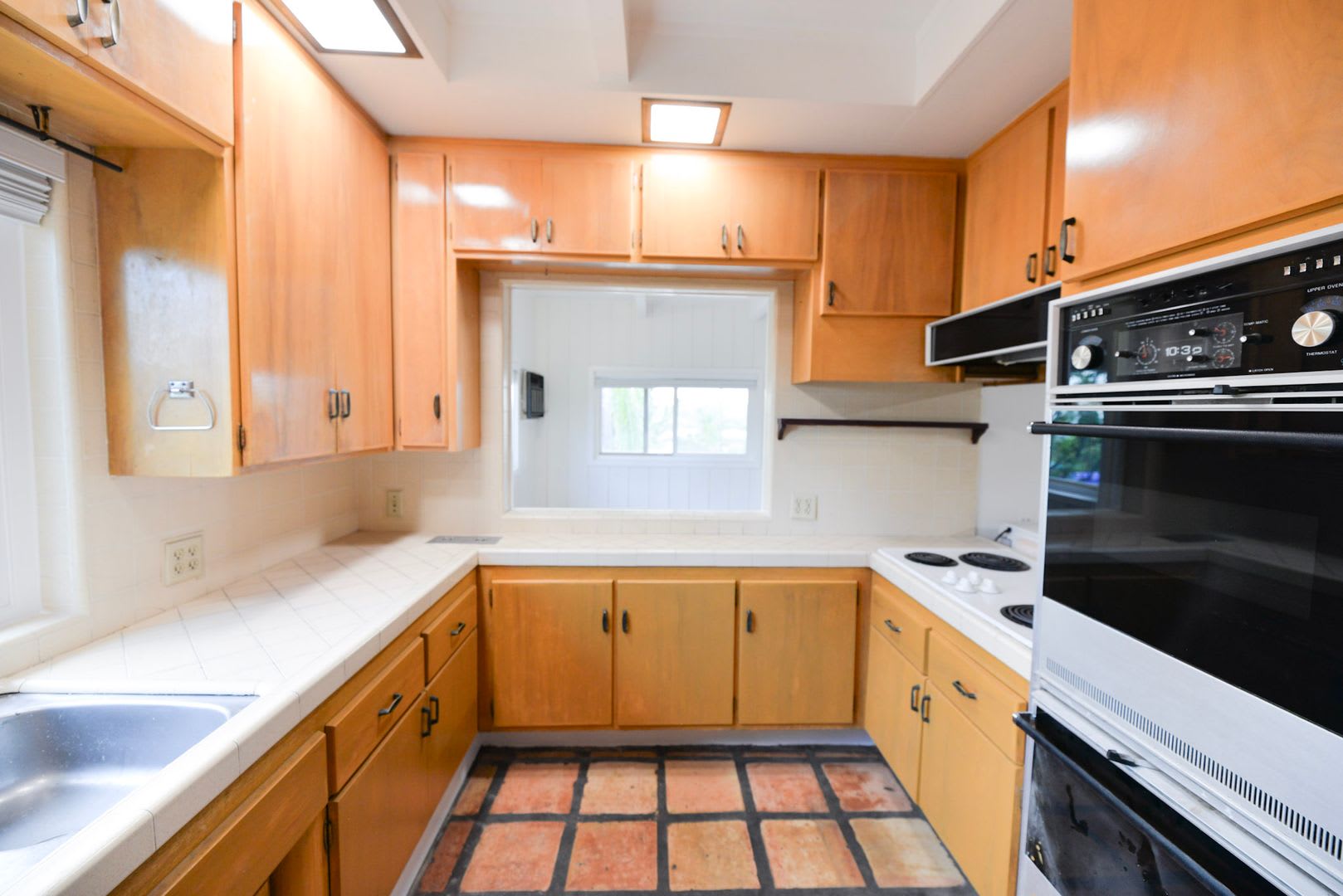 Charming Single Level 3 Bedroom 2 Bath Home Perched On Hill – photo 3