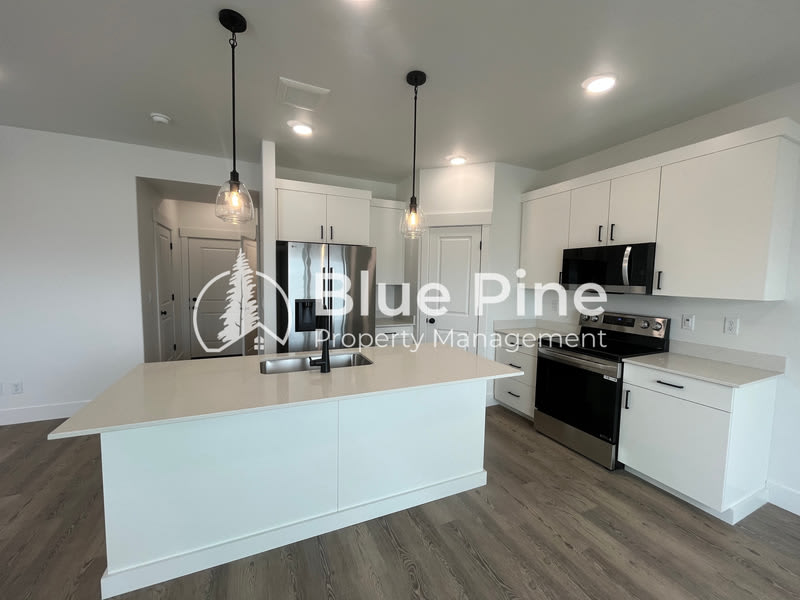 1195 Jaylee Drive – photo 4