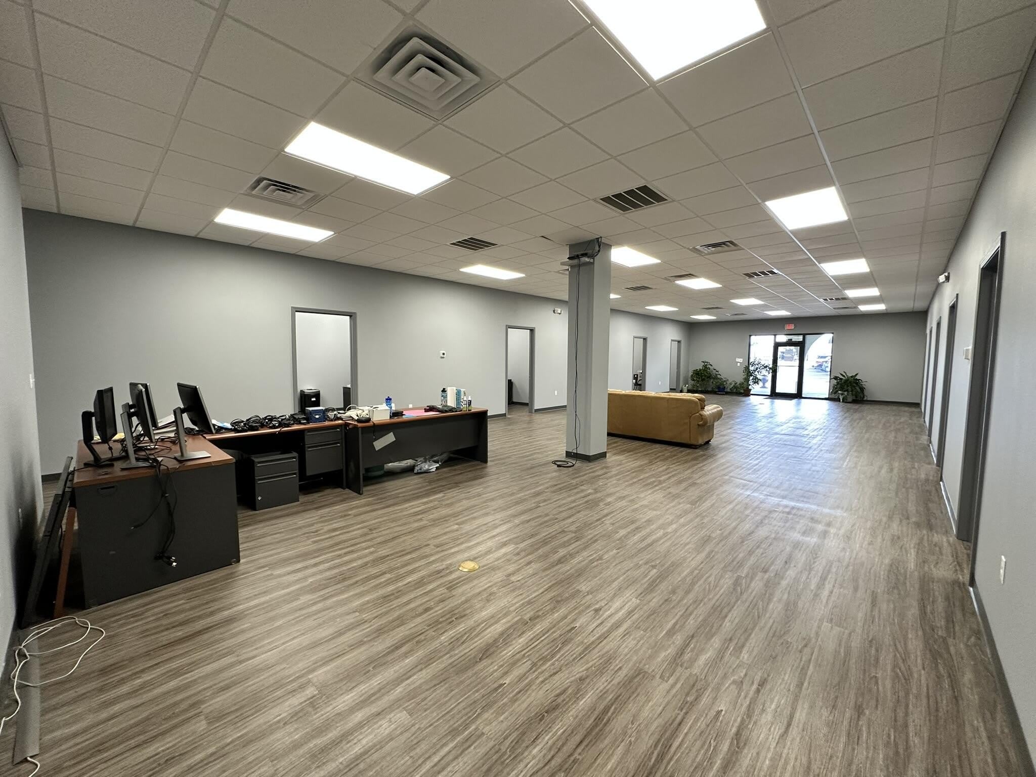 1047 E John Sims Parkway – photo 3